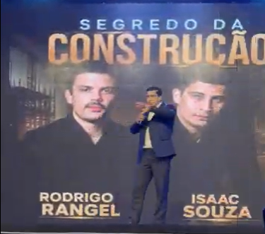 Rodrigo Rangel no palco do evento Os Segredos da Construção
